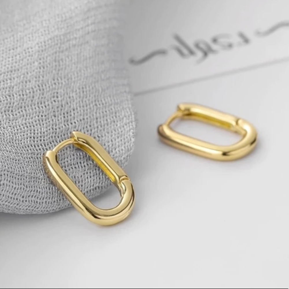 NEW 18K GOLD OVAL HOOP EARRINGS, NICE EARRINGS, CUTE EARRINGS - Picture 2 of 8